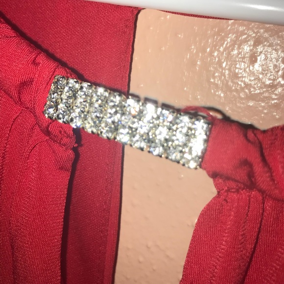 RED FORMAL DRESS - Picture 3 of 4